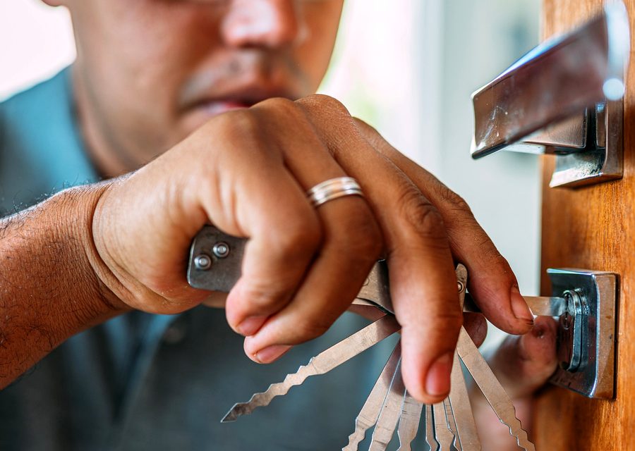Emergency locksmith service near Addison