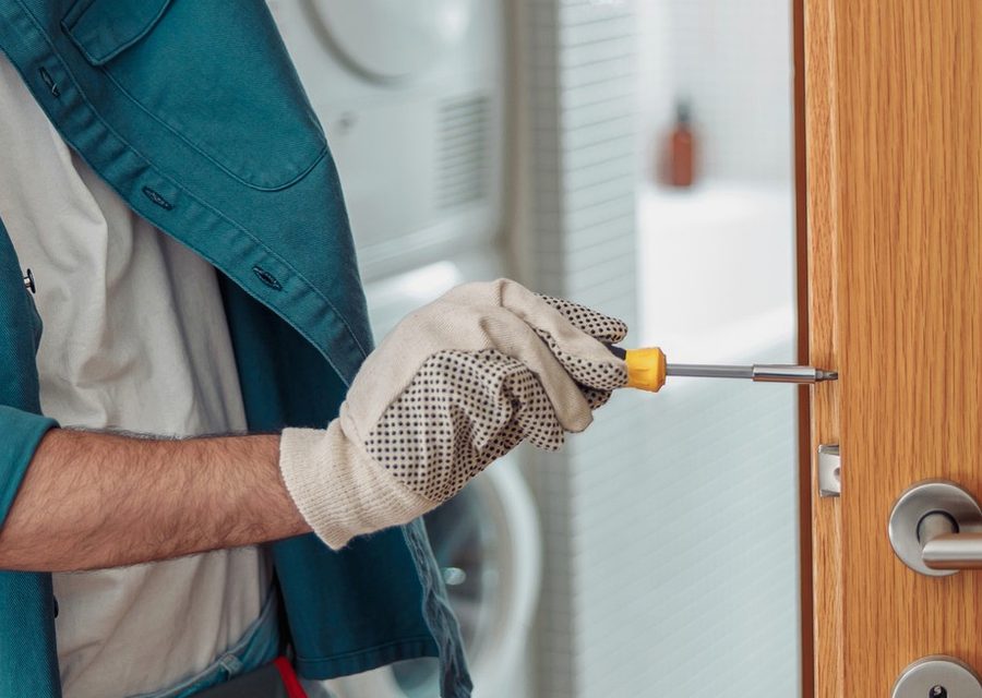 Emergency locksmith service near Half Moon Bay
