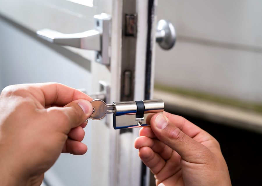 Emergency locksmith service near Memphis