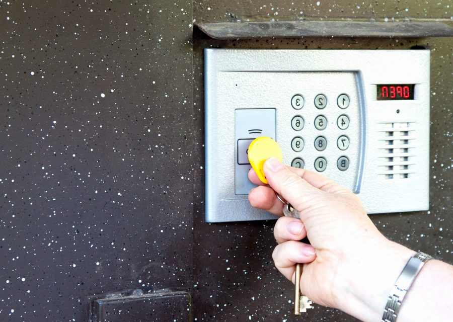 Emergency locksmith service near Miami