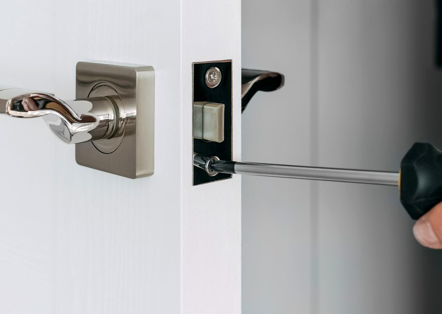 Emergency locksmith service near Tucson