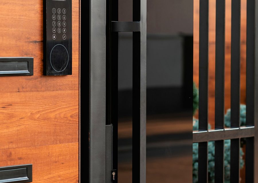 Emergency locksmith service near Norwood