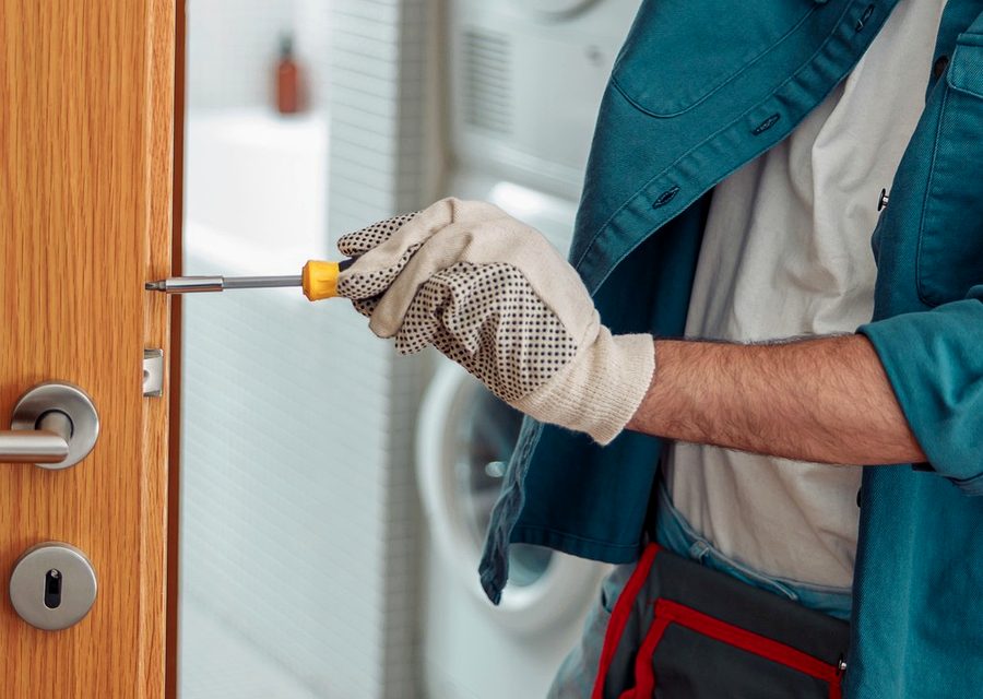 Emergency locksmith service near Dyer