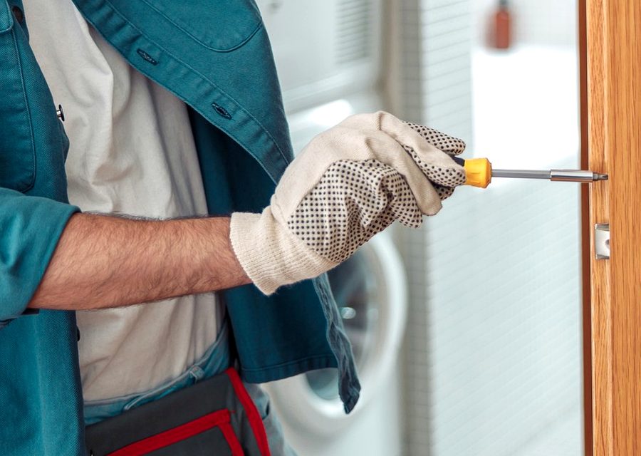 Emergency locksmith service near Houston