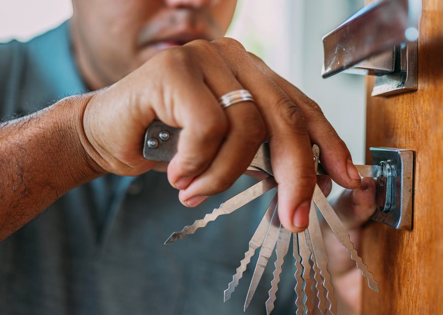 Emergency locksmith service near Tucson