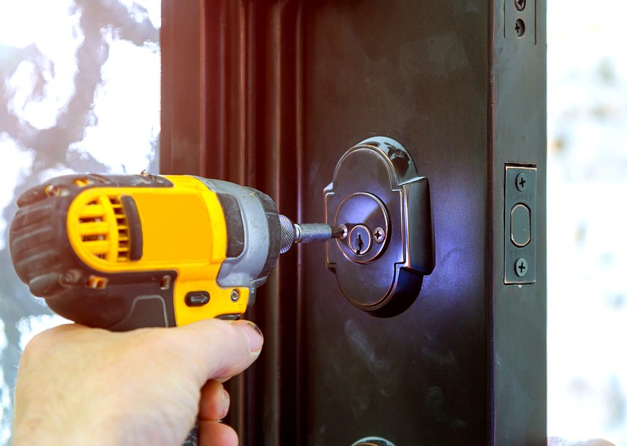 Emergency locksmith service near Los Angeles