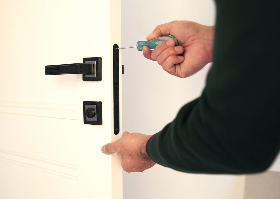 Emergency locksmith service near Maplewood