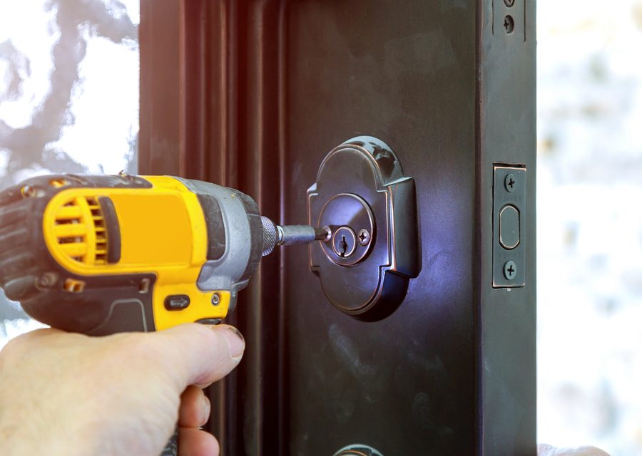 Emergency locksmith service near Miramar