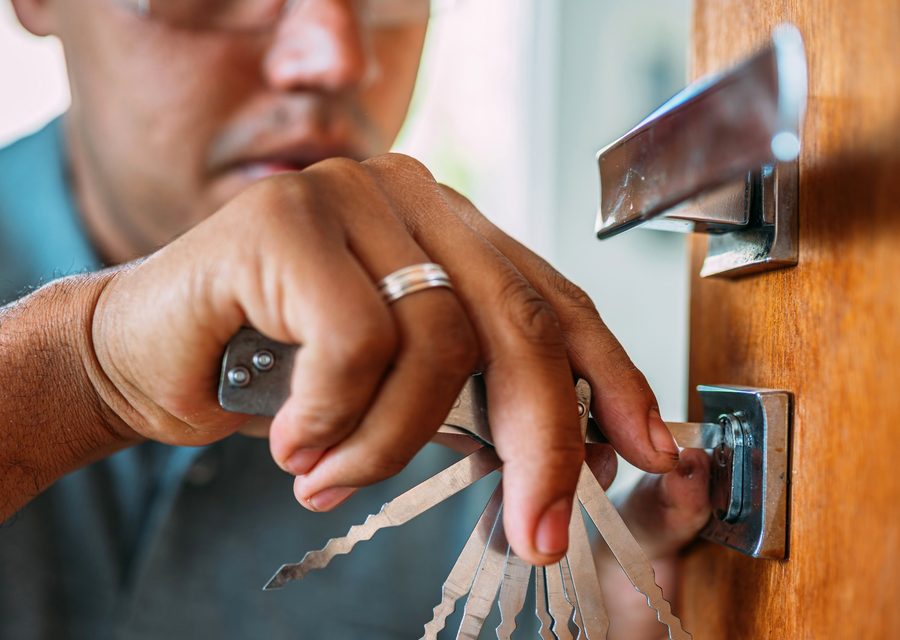 Emergency locksmith service near Los Angeles