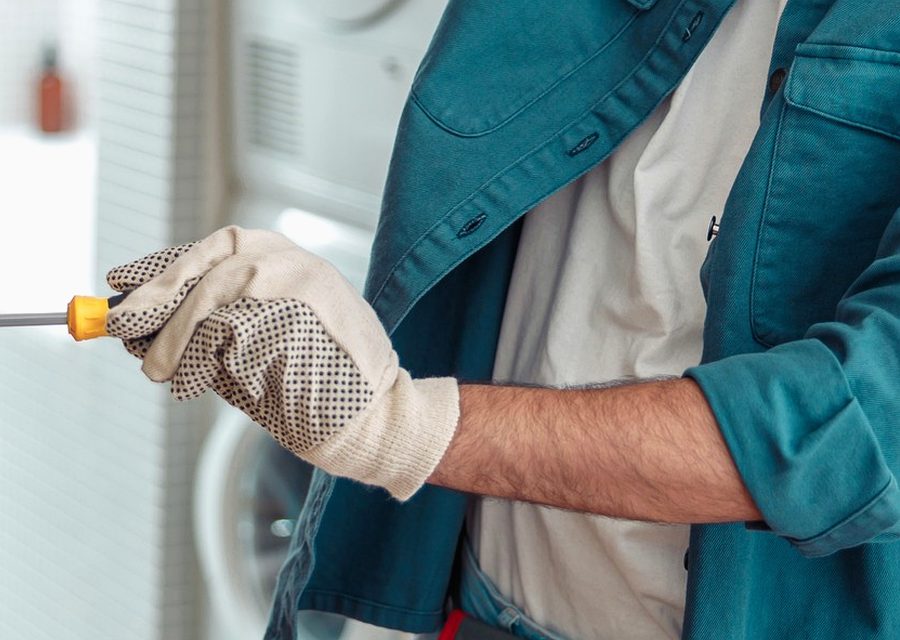 Emergency locksmith service near Cave Creek