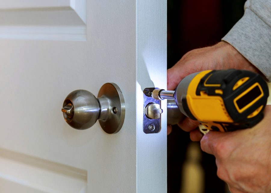 Emergency locksmith service near Minnetonka
