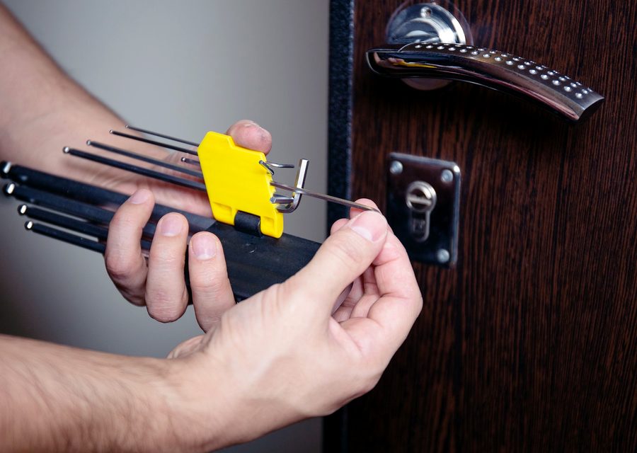 Emergency locksmith service near Camden