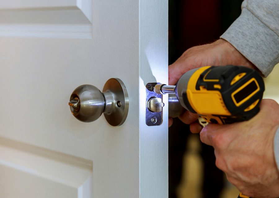 Emergency locksmith service near Kenmore