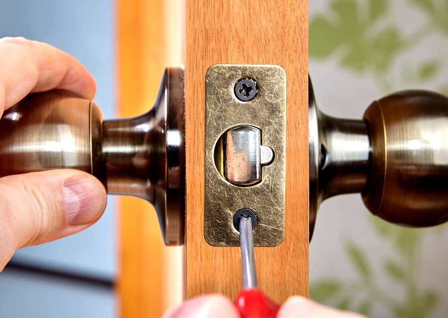 Emergency locksmith service near Middletown