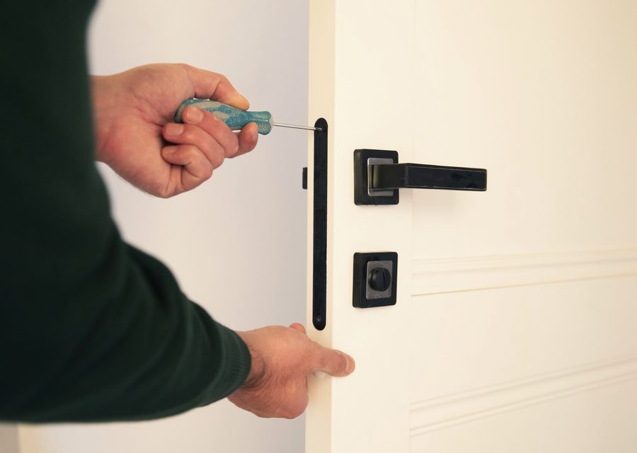 Emergency locksmith service near Beverly