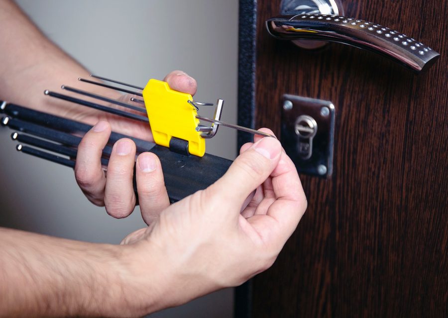 Emergency locksmith service near Irvine