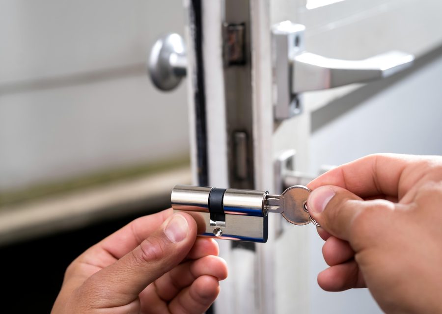 Emergency locksmith service near Alamo Heights