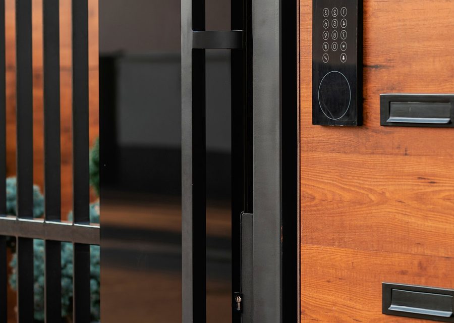 Emergency locksmith service near Los Angeles