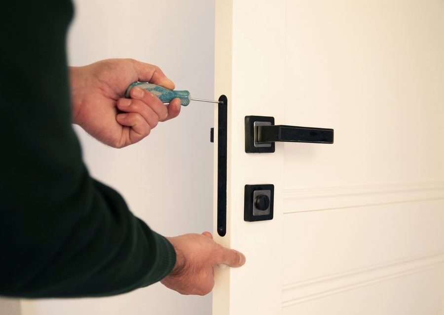 Emergency locksmith service near Algonquin