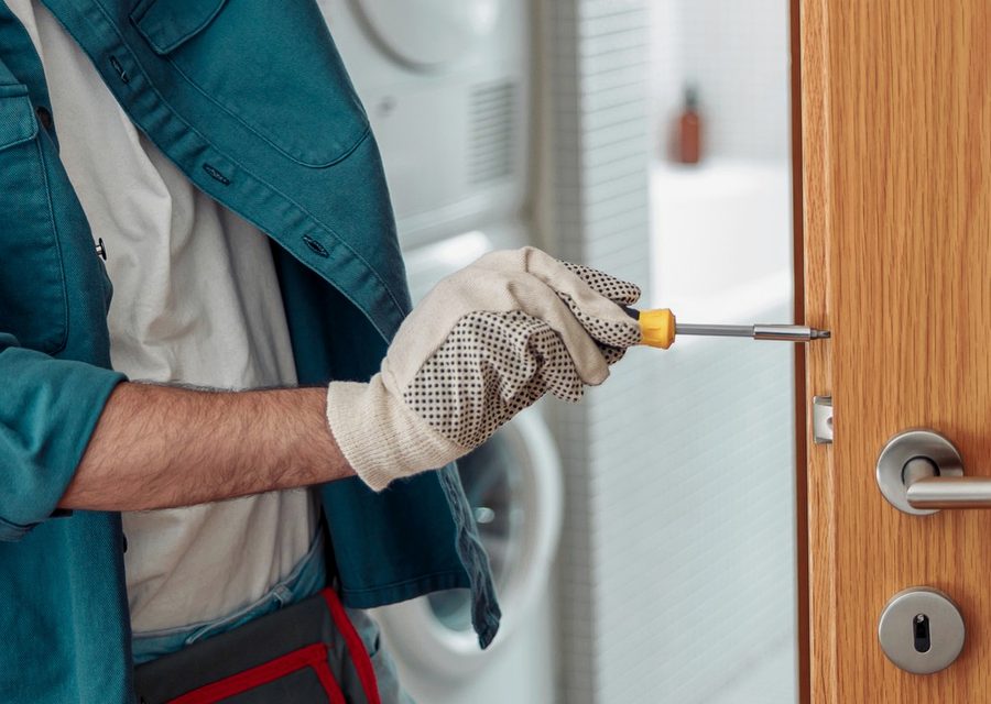 Emergency locksmith service near Glendale
