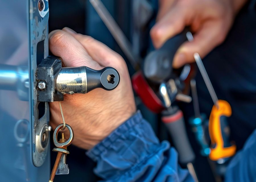 Emergency locksmith service near Englewood