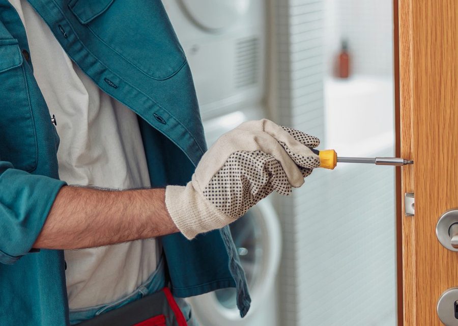 Emergency locksmith service near Shaker Heights