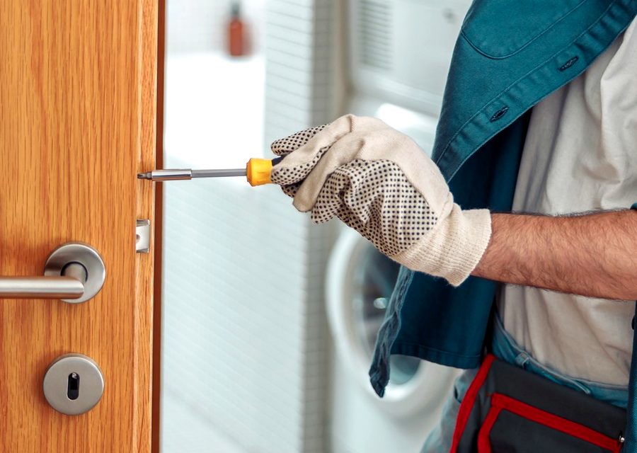 Emergency locksmith service near Brookhaven