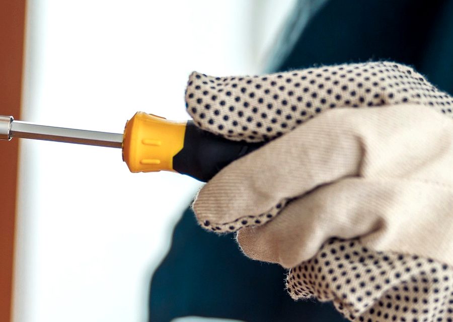 Emergency locksmith service near Everett
