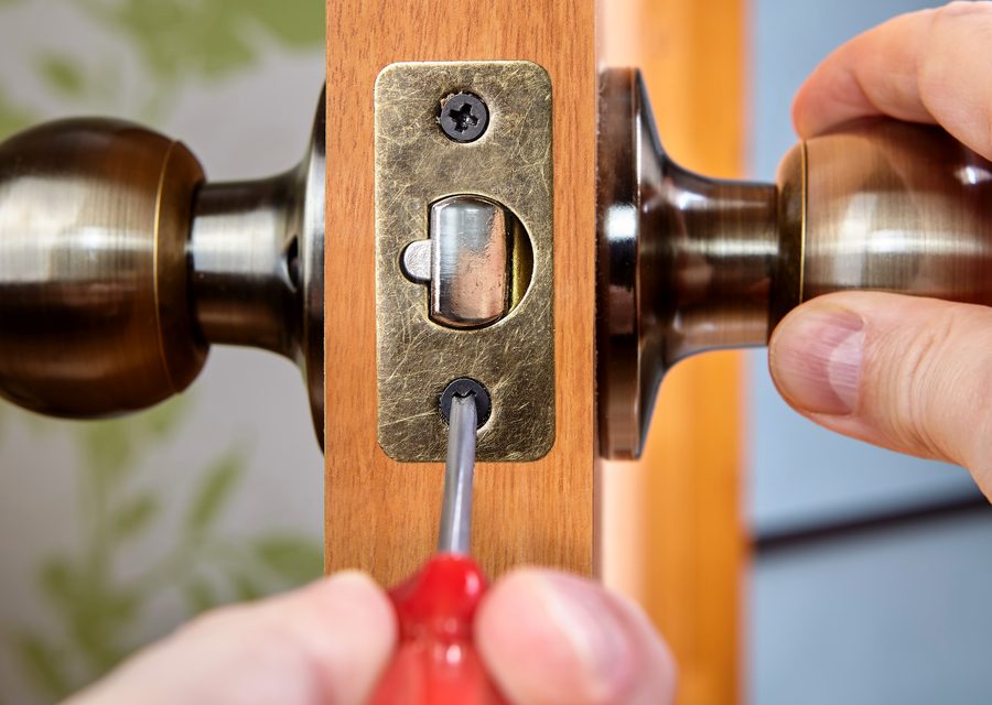 Emergency locksmith service near Springdale