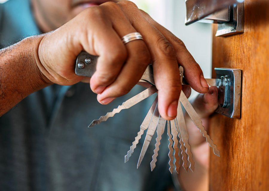 Emergency locksmith service near Coral Springs
