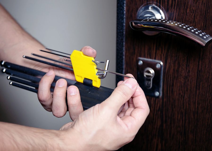 Emergency locksmith service near Irvine