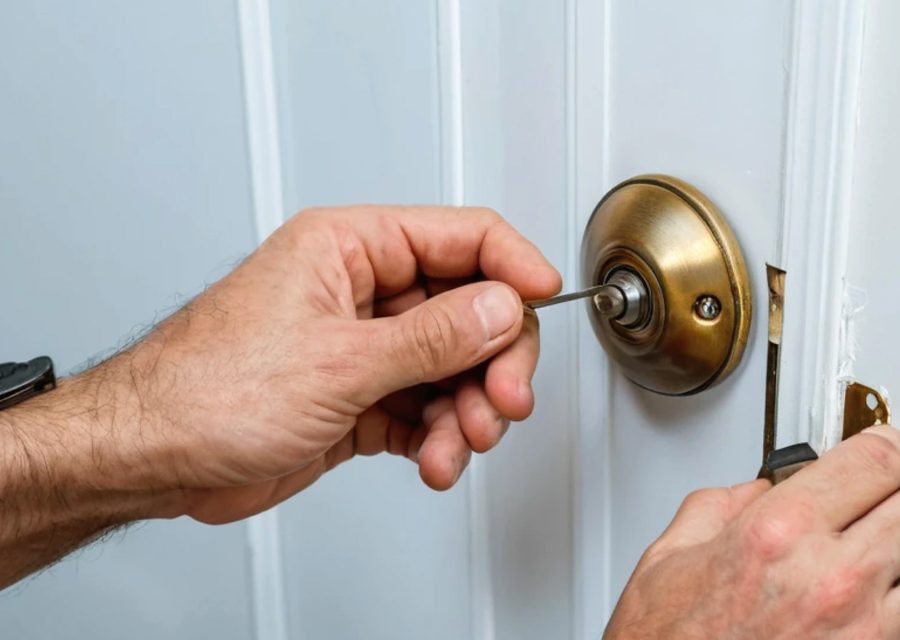 Emergency locksmith service near Waconia