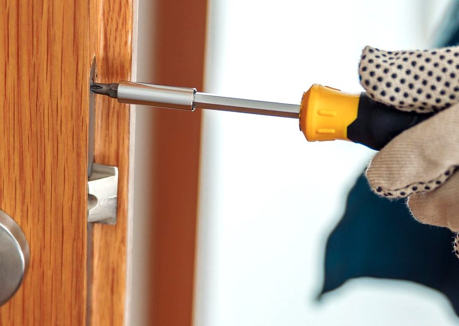 Emergency locksmith service near Cedar Park
