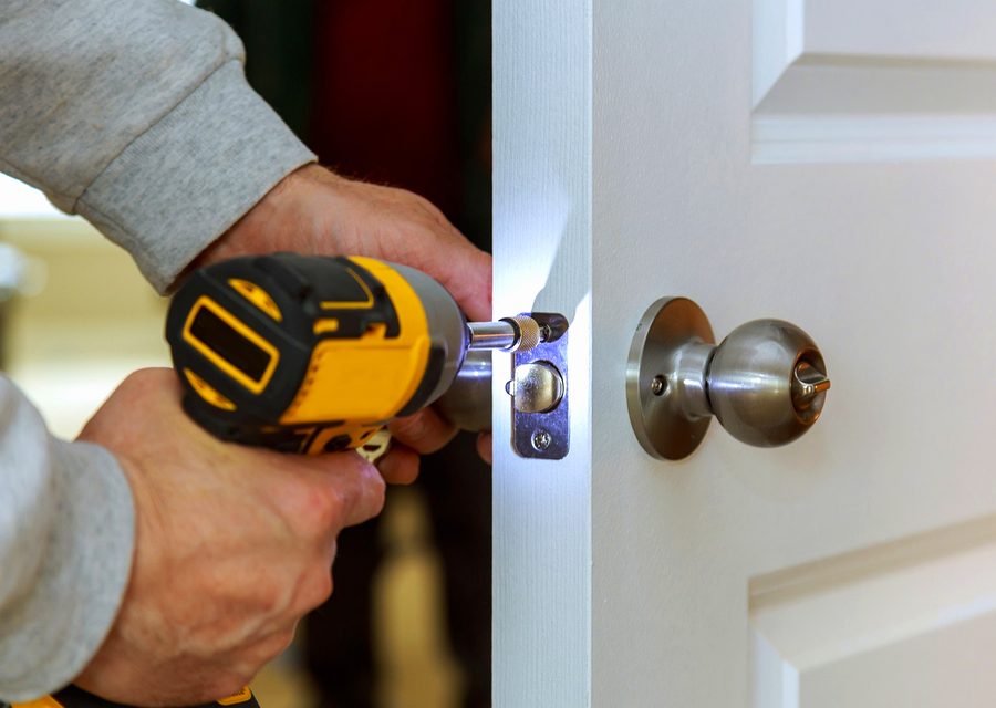 Emergency locksmith service near Austin