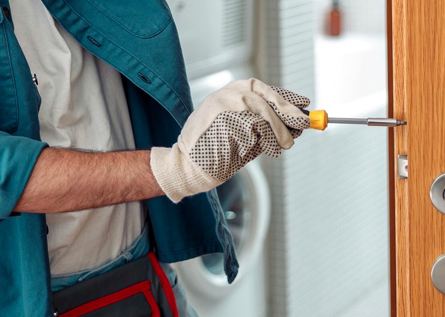 Emergency locksmith service near Cohasset