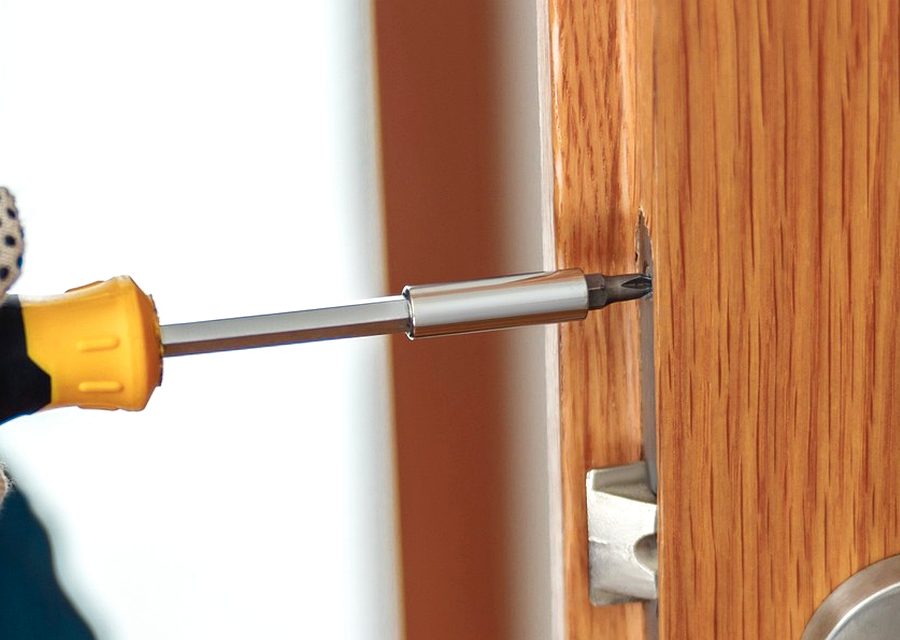 Emergency locksmith service near Knoxville