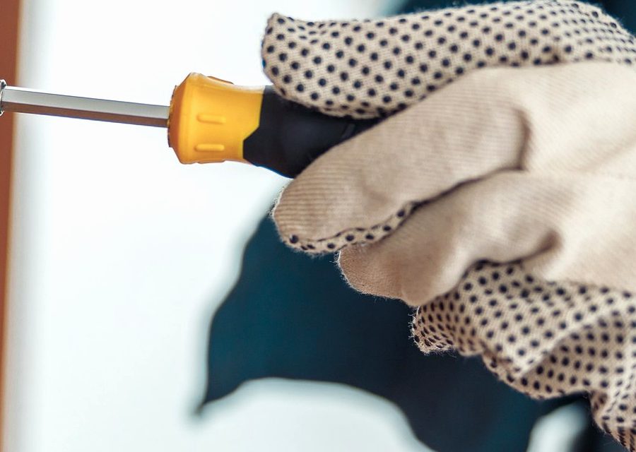 Emergency locksmith service near Redmond