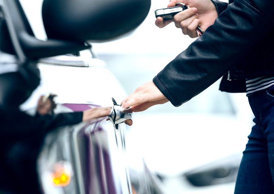 Emergency locksmith service near Davie