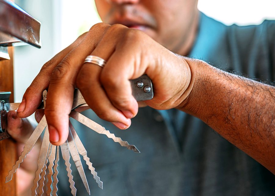 Emergency locksmith service near Belleville