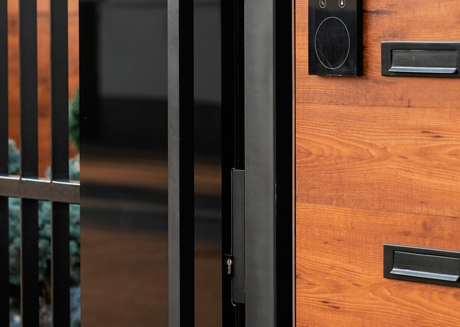 Emergency locksmith service near Wellesley