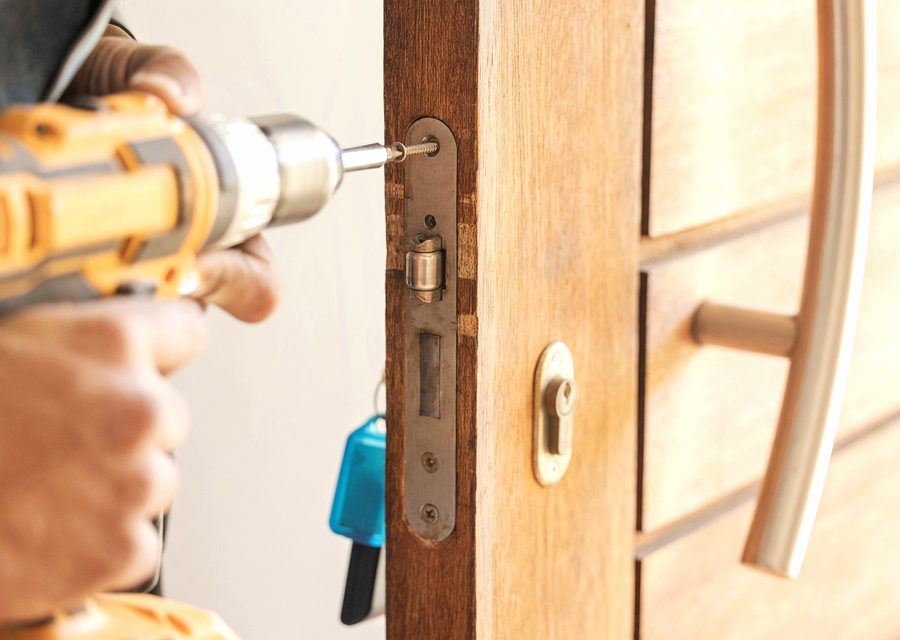 Emergency locksmith service near Gresham
