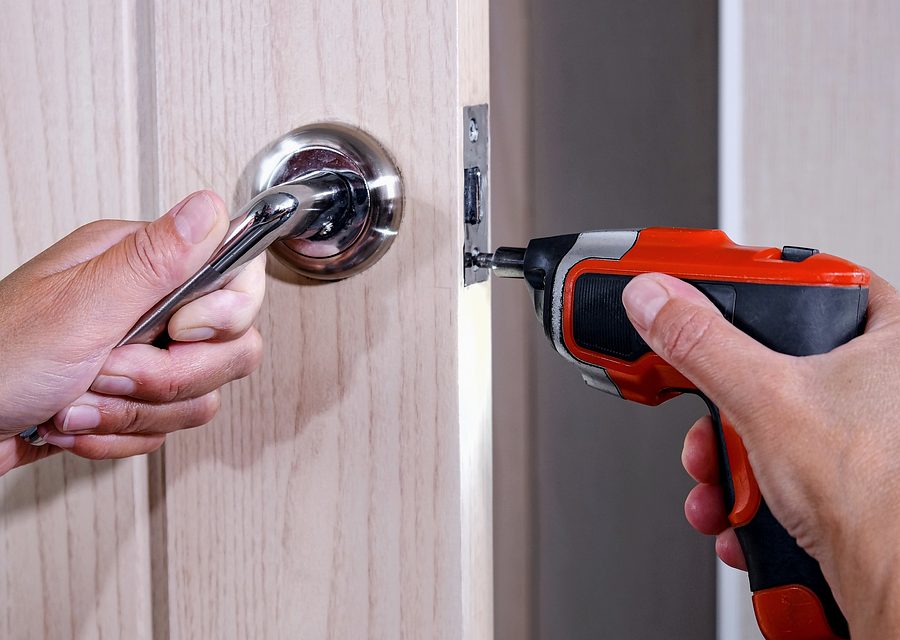 Emergency locksmith service near Oakland