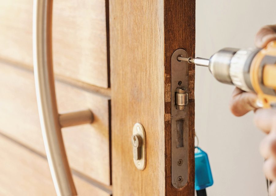 Emergency locksmith service near Tucson