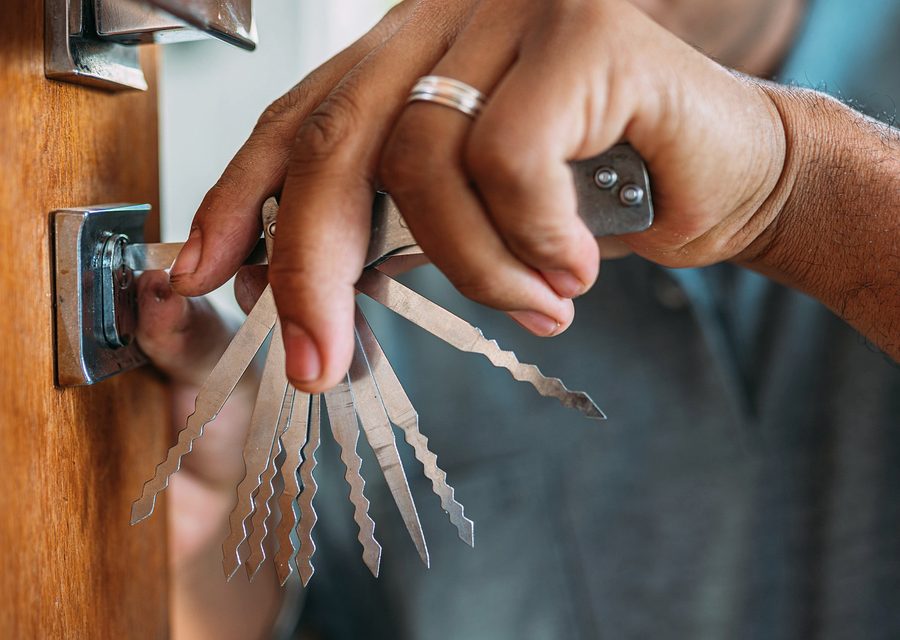 Emergency locksmith service near Long Beach