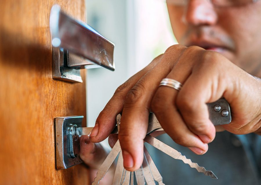 Emergency locksmith service near Brooklyn Park