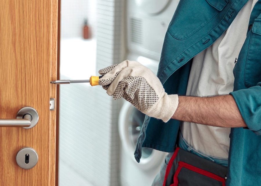 Emergency locksmith service near Bristol