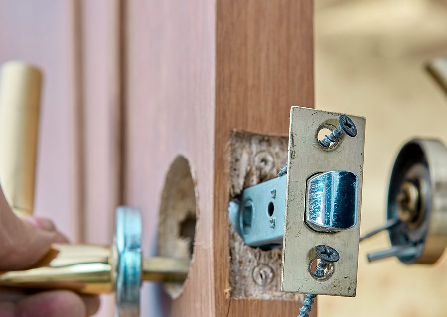 Emergency locksmith service near Abington