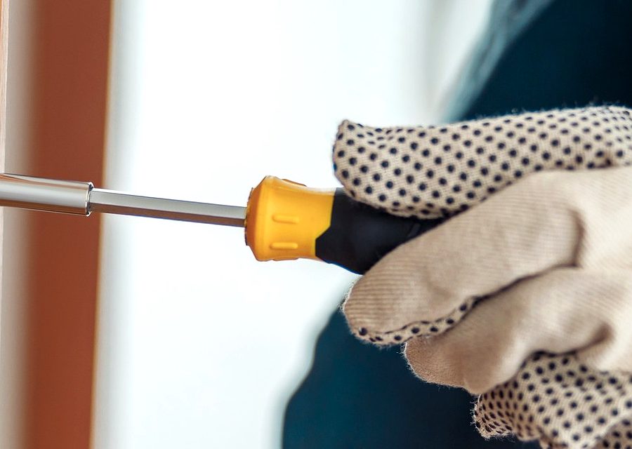 Emergency locksmith service near Lithia