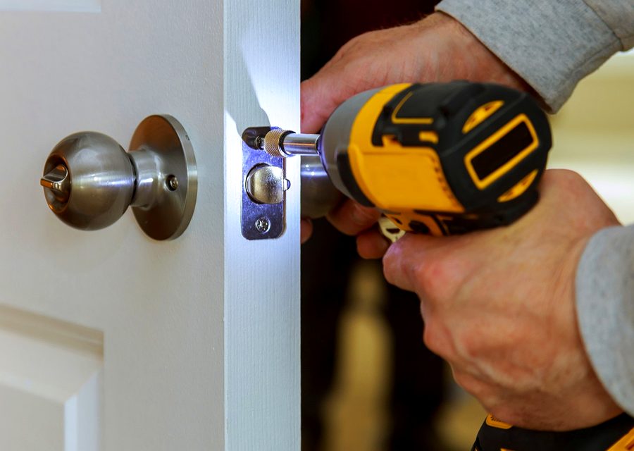 Emergency locksmith service near Lyndhurst
