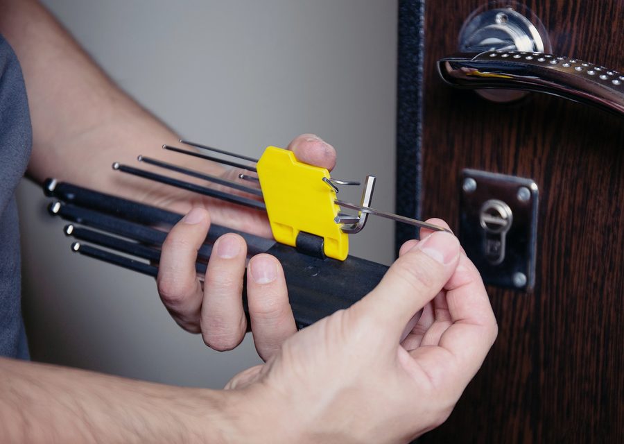 Emergency locksmith service near Louisville